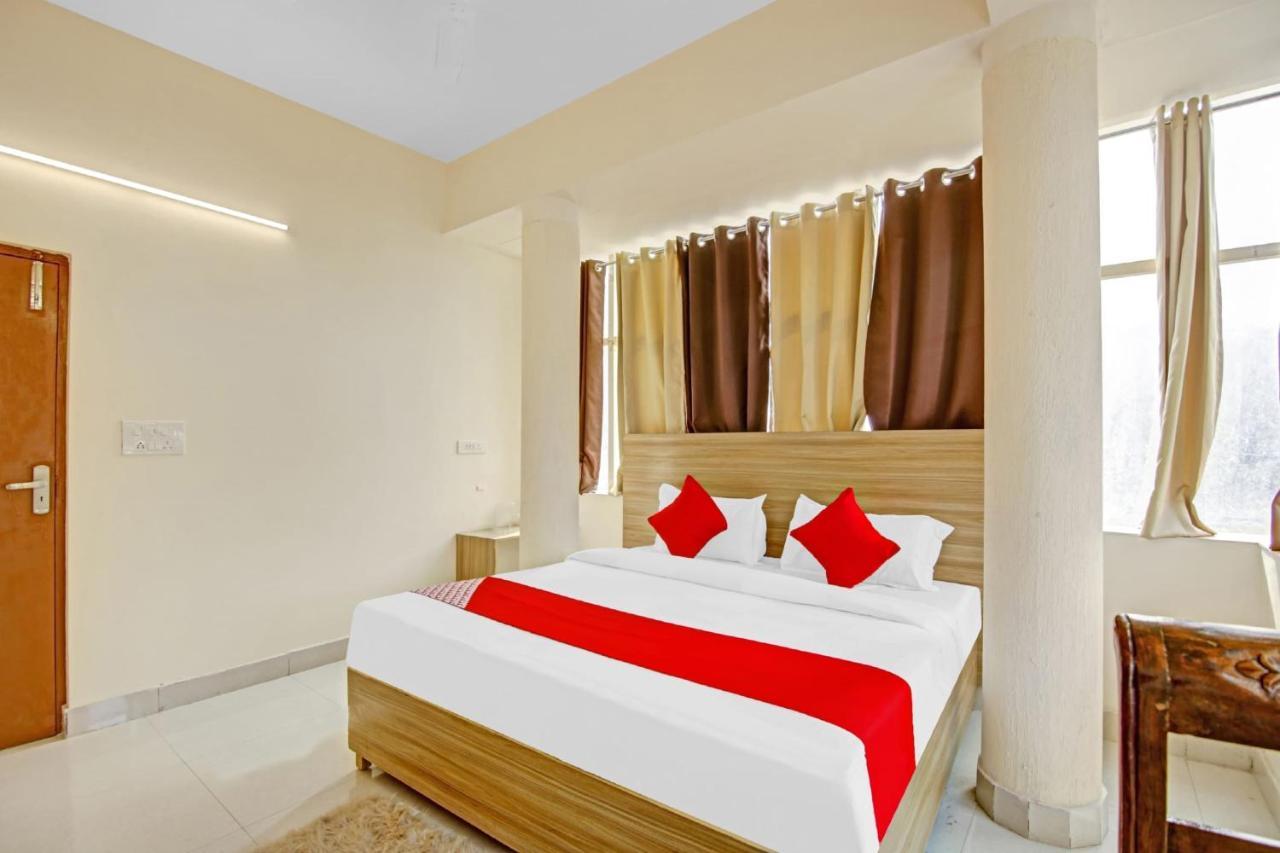 Oyo Flagship 80772 Hotel The Grand Rdc Ghaziabad Dış mekan fotoğraf