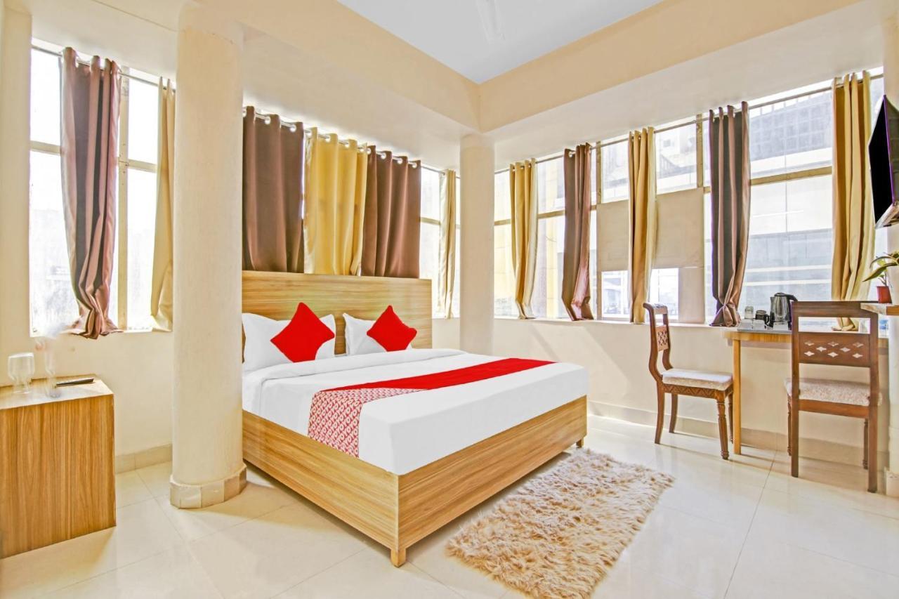 Oyo Flagship 80772 Hotel The Grand Rdc Ghaziabad Dış mekan fotoğraf