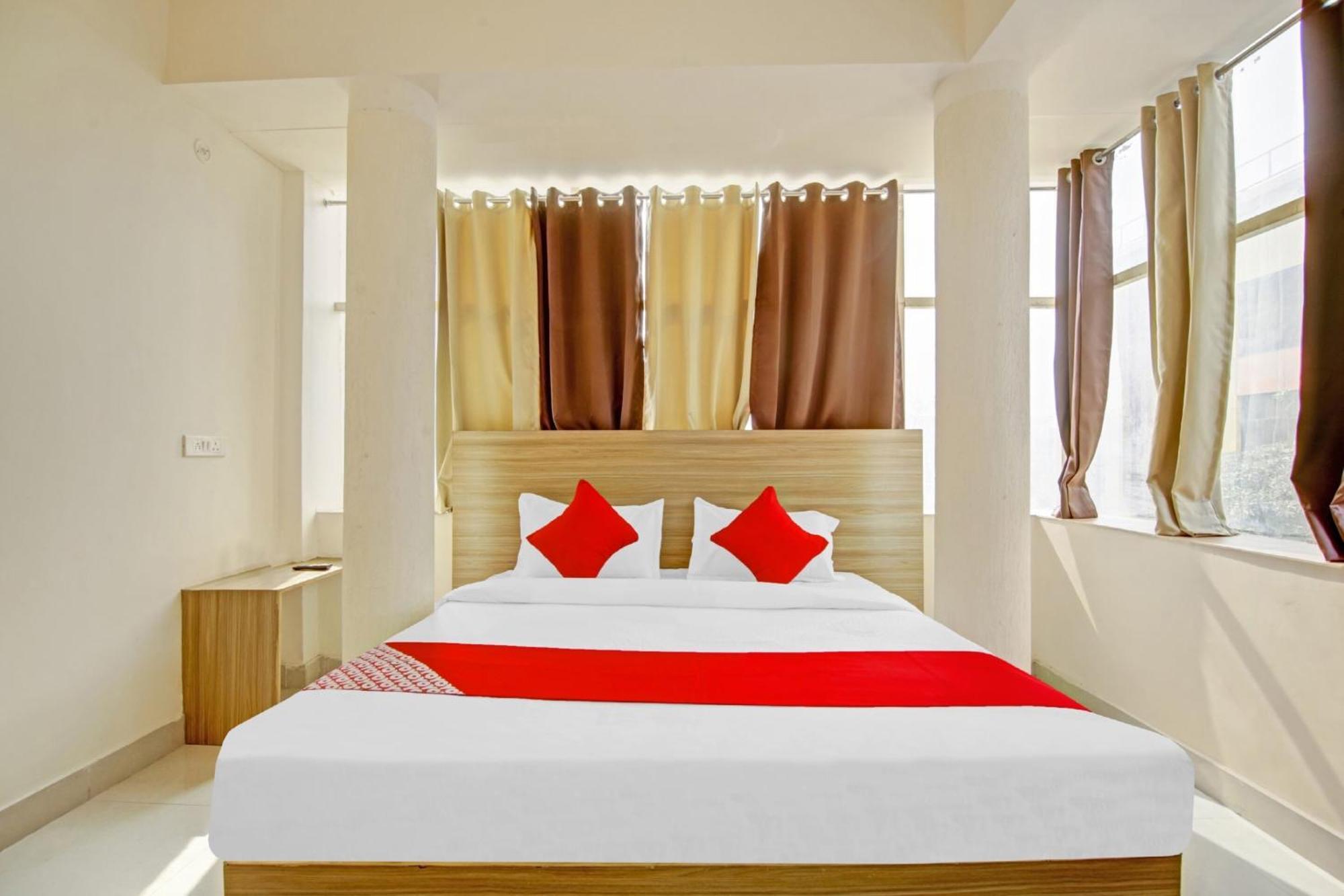 Oyo Flagship 80772 Hotel The Grand Rdc Ghaziabad Dış mekan fotoğraf