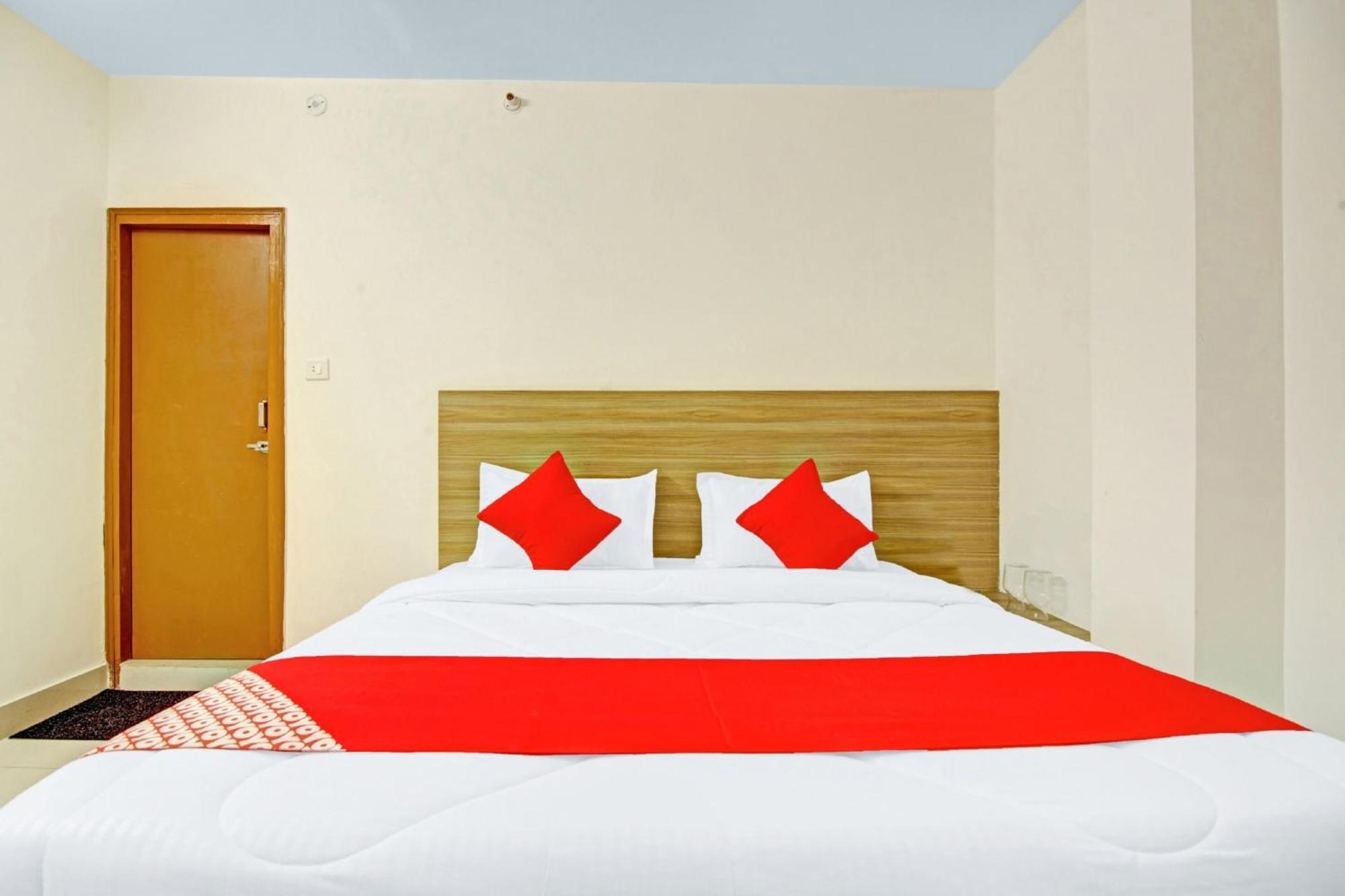 Oyo Flagship 80772 Hotel The Grand Rdc Ghaziabad Dış mekan fotoğraf